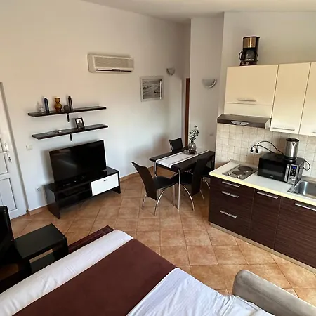 Antonella تروغير